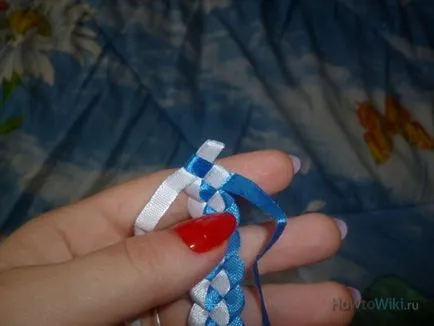 Hogyan készítsünk egy karkötőt a kezüket (a szalagok) 7 lépésben (képek és videó)
