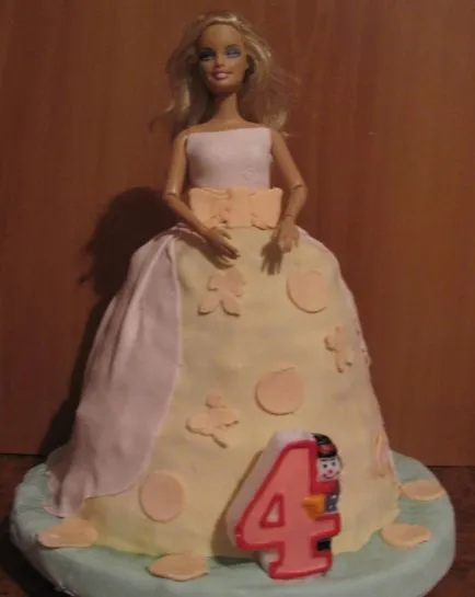 Hogyan készítsünk egy tortát a lányok - Barbie - öntött, recept, fotó