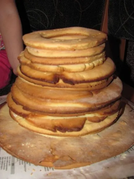 Hogyan készítsünk egy tortát a lányok - Barbie - öntött, recept, fotó