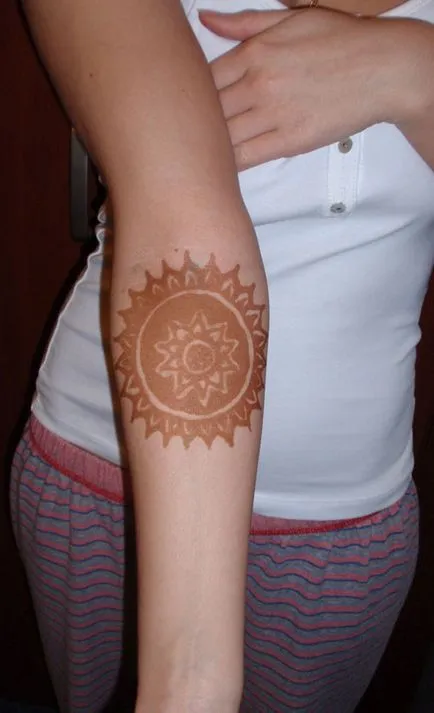Hogyan készítsünk henna mehendi otthoni