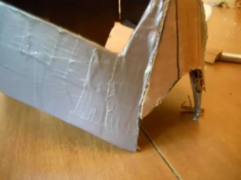 Hogyan készítsünk egy vas sisak kartonból
