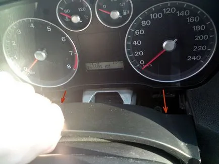 Eltávolítása a műszerfal Ford Focus 2 saját kezűleg (eltávolítás ford műszerfal) Eltávolítása a műszerfal Ford Focus 2 saját kezűleg