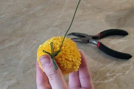 Hogyan kell varrni a játék a pompon fonal kezük (fotó) (pompon) Hogyan kell varrni a játék a pompon fonal kezük (fotó)