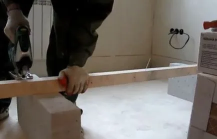 Hogyan szigeteljük a padló az erkélyen kezével - a leírása a folyamat! (Meleg) Hogyan szigeteljük a padló az erkélyen kezével - a leírása a folyamat!