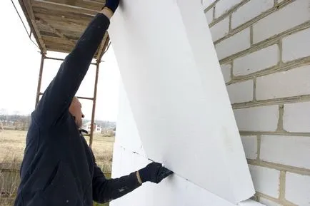 Hogyan szigeteljük a garázsban - az ajánlások a szakmai - az álom otthon (szigetelése garázskapu) Hogyan szigeteljük a garázsban - az ajánlások a szakmai - álmai háza