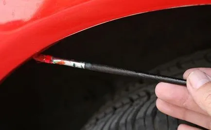 Hogyan fesse át a karcolások az autón a kezüket (festék) Hogyan fesse át a karcolások az autón a kezüket