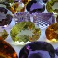 Birthstone ikrek
