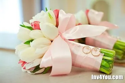 Készítmények esküvői csokrok pionokról, liliom, tulipán, liliom, orchidea, szegfű, brossok és