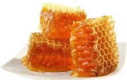 Haj maszk mézzel, brandy és egyéb alkatrészek (tojássárgája, tojás) Haj maszk mézzel, brandy és egyéb alkatrészek