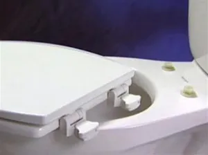 Emelő a fedél WC javítás a saját kezét, fürdőszoba, WC