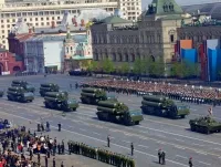 győzelmi parádén a kérdések és válaszok a hagyomány és a modernitás, kérdés-válasz, érveket és tényeket (győztes) Parade győzelem a kérdések és válaszok a hagyomány és a modernitás, kérdés-válasz, érveket és tényeket