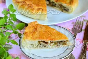 Pie gombával és burgonya a sütőben, egy lépésről lépésre recept fotók (olaj) Pie gombával és burgonyával a sütőben, a lépésről lépésre recept fotók