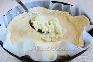 Pie gombával és burgonya a sütőben, egy lépésről lépésre recept fotók (olaj) Pie gombával és burgonyával a sütőben, a lépésről lépésre recept fotók