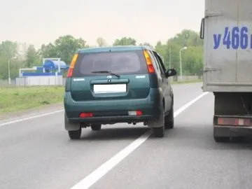 Metszi a vonal jelölés a büntetést 2017-ben
