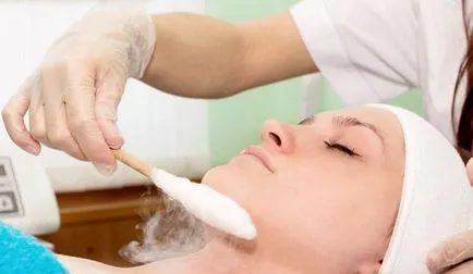 Miért pattanások a homlokán - a nők és a férfiak, vannak kis, 30 év után