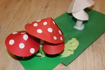 Mesterségek a kertben galóca gomba papírból kezüket, gyermek hack légyölő galóca gomba (papír) Mesterségek a kertben galóca gomba papírból kezüket, gyermek hack gomba Amanita