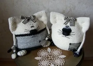 Párna macska a saját kezével a minták és rendszerek