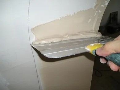 Világosan mutatják, hogyan kell telepíteni sarok