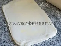 Egy egyszerű recept fotókkal, hogyan lehet leveles tészta élesztő nélkül