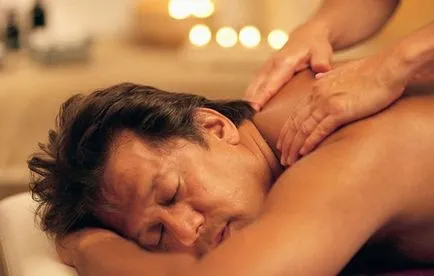 Relaxáló hátmasszázs a férfiak, hogyan kell csinálni, ajánlásokat és video (masszázs) Relaxáló hátmasszázs a férfiak, hogyan kell csinálni, ajánlások és videó