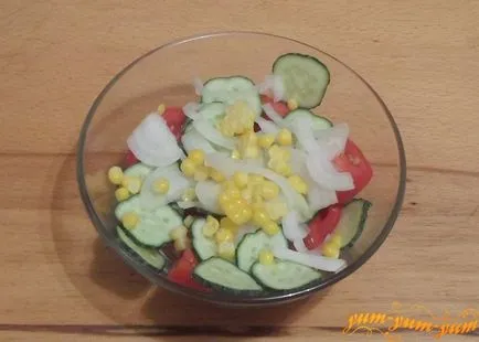 Recept saláta paradicsom, uborka és a kukorica (recept) Recept saláta paradicsom, uborka és a kukorica