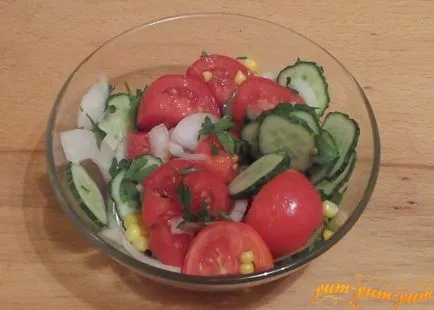 Recept saláta paradicsom, uborka és a kukorica (fejes saláta) Recept saláta paradicsom, uborka és a kukorica