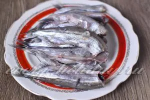 Szalaka a kapelánhalászati az otthoni recept fényképpel (recept) Szalaka a kapelánhalászati az otthoni recept egy fotó