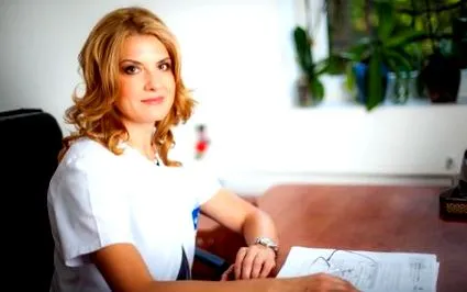 szakértő amit