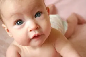 Remedy a megfázás alatti gyermekek egyéves gyógyászati készítmények, nazális mosás és a Tanács Emberek (orvosság megfázás alatti gyermekek egyéves) Remedy a megfázás alatti gyermekek egyéves gyógyászati készítmények, nazális mosás és a Tanács Emberek
