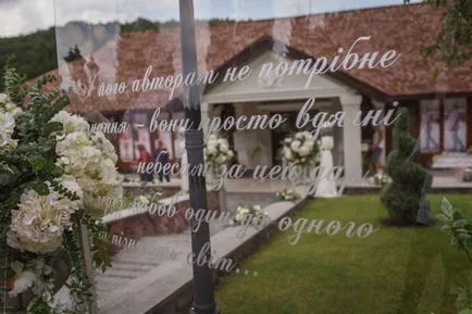 esküvő stílusát esküvő stílusát „love story”
