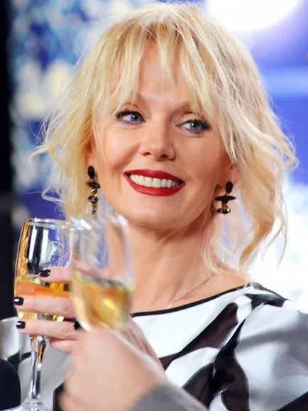 Valeria stílus, fotó, új stílusú énekes Valéria, kozmopolita magazin