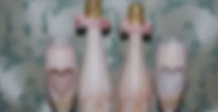 Esküvői pezsgősüveg meg a kezét -, hogyan kell díszíteni egy esküvői pezsgős üveg