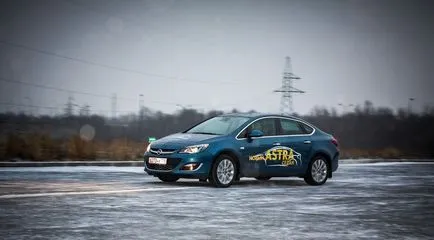 Tesztvezetés opel astra szedán 2012-ben (az új Opel Astra szedán 2013) (single) Tesztvezetés opel astra szedán 2012-ben (az új Opel Astra szedán 2013)