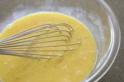 A tésztát a pitét anélkül élesztős tészta nélkül élesztő, sütemények a serpenyőben a kemencében zsemle recept (piték) A tésztát a pitét nélkül kelt tészta élesztő nélkül, sütemény a serpenyőt a sütőbe zsemle recept