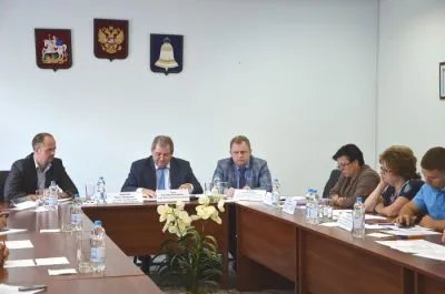 Az alapkezelő társaságok házban, hogy egy non-profit szervezet a házban, (az alapkezelő társaság kezeli a bérház) Az alapkezelő társaságok házban, hogy egy non-profit szervezet a házban,