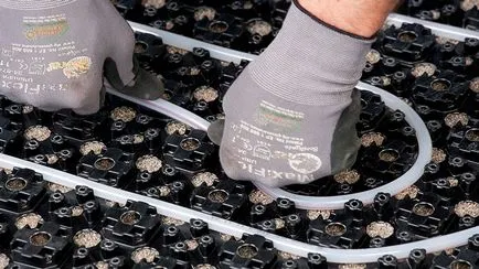 Fektetése padlófűtés víz helyes szerelési technológia (valamint verem Sugárzó Floor) Fektetése víz padlófűtés helyes beszerelési technológia
