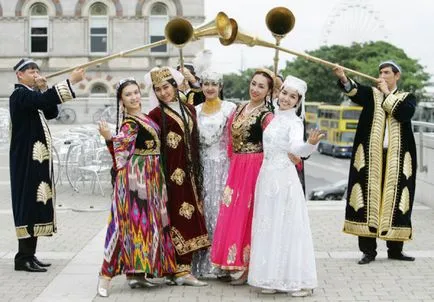 Üzbég lakodalomban hagyomány ismert rítusok (visel népviselet) Üzbég lakodalomban hagyomány ismert rítusok