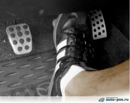 Autót manuális sebességváltóval kezdőknek - irányítani az autós (mechanikus) Autót manuális sebességváltóval kezdőknek - útmutató autósok
