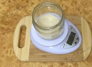 Kovászos kenyeret élesztő nélkül, búzaliszt - egy recept fényképpel (kovász) Kovászos kenyeret élesztő nélkül, búzaliszt - a recept egy fotó