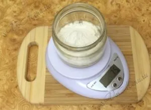 Kovászos kenyeret élesztő nélkül, búzaliszt - egy recept fényképpel (kovászos kenyér) Kovászos kenyeret élesztő nélkül, búzaliszt - a recept egy fotó