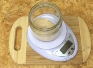 Kovászos kenyeret élesztő nélkül, búzaliszt - egy recept fotó (búza) Kovászos kenyeret élesztő nélkül, búzaliszt - a recept egy fotó