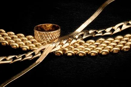 Gold - tisztítsa meg a házat otthon, hogyan kell tisztítani arany ékszerek kövekkel