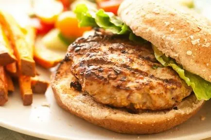 10 és 10 Receptek titkok lenyűgöző hamburgert (gerezd fokhagyma táblázat) 10 receptet, és 10 Secrets bámulatos hamburgerek