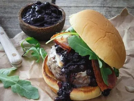 10 és 10 Receptek titkok lenyűgöző hamburgert (Sformuyte pogácsákat megsütjük) 10 receptet, és 10 Secrets bámulatos hamburgerek