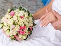 7 Ways, hogy dobja a menyasszonyi csokor - hasznos információt nyújt a menyasszony és a vőlegény a vállalat «iranica