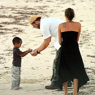 Angelina Jolie és Brad Pitt voltak házasok szerelmi történet, házasság és a válás pletykák, hírek és fotók 2017-ben (Pitt) Angelina Jolie és Brad Pitt voltak házasok szerelmi történet, házasság és a válás pletykák, hírek és fotó 2017