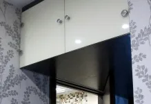 Mezzanine a folyosón, hogyan lehet a saját kezét, előszobaszekrényhez, rekesz és a tükör alla 5, tervezése és