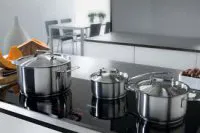 Mi - mi a jó acél ajtó ajtó jobb (jobb) Mi - mi a jó acél ajtó ajtó jobb