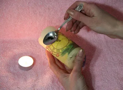 Díszítik a gyertyák a kezüket