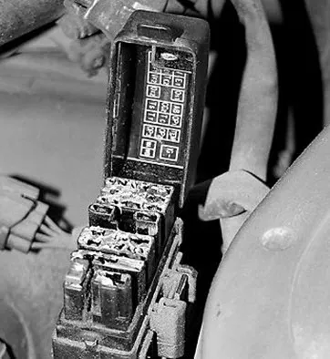 Diagnosztikai csatlakozó Toyota Corolla, ahol volt, és miért van egy (diagnosztikai csatlakozó Toyota Corolla) Diagnosztikai csatlakozó Toyota Corolla, ahol volt, és hogy miért van